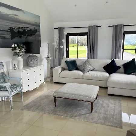 Dom wakacyjny Rossbeigh Luxury Escape *